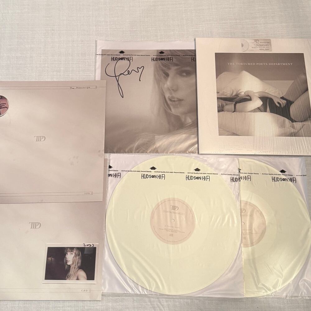 Taylor Swift | TTPD Tortured Poets Department signed heart vinyl The Manuscript